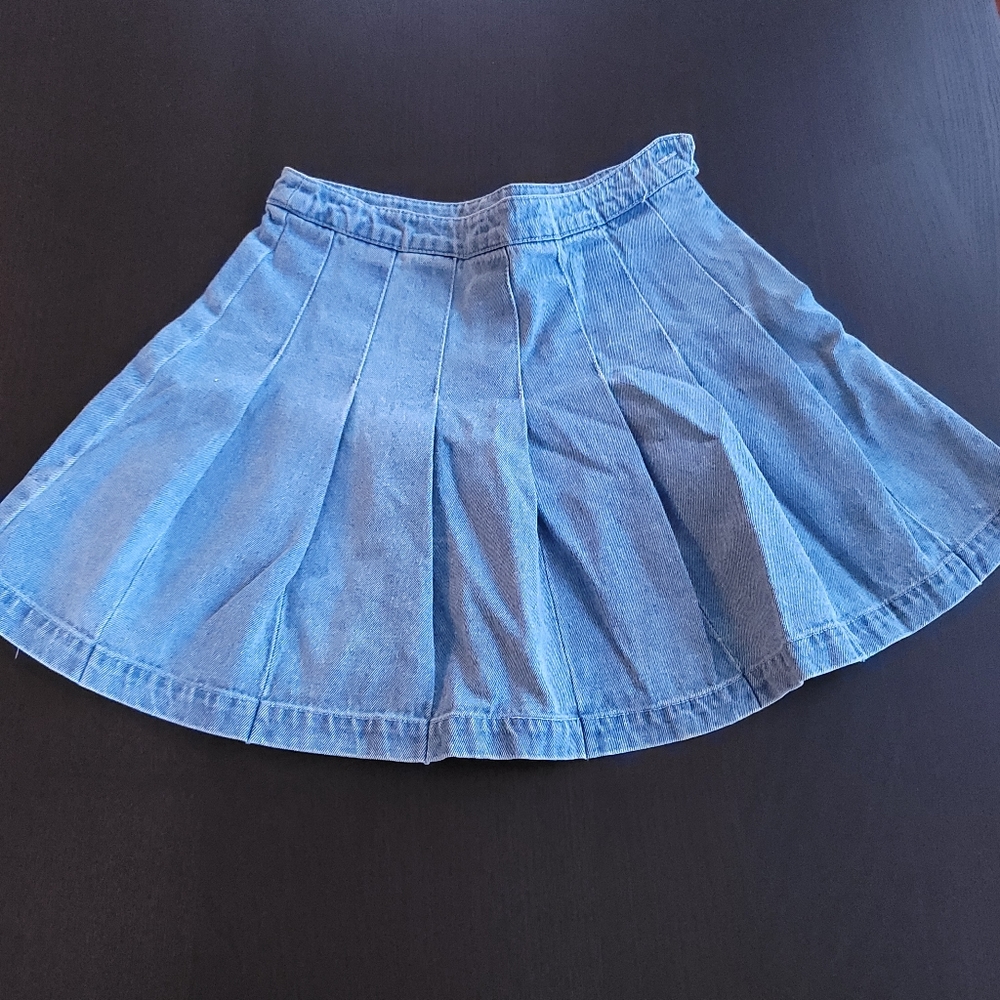 Forever 21 Pleated Denim mini skirt